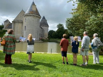   Groupe devant château de Colombieres 